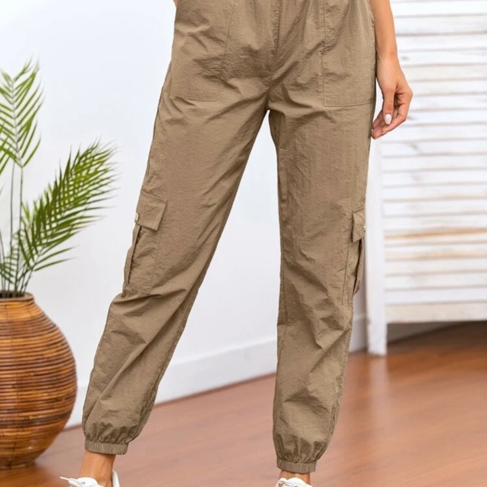 Flap pocket solid cargo pants - Picture 2 of 3